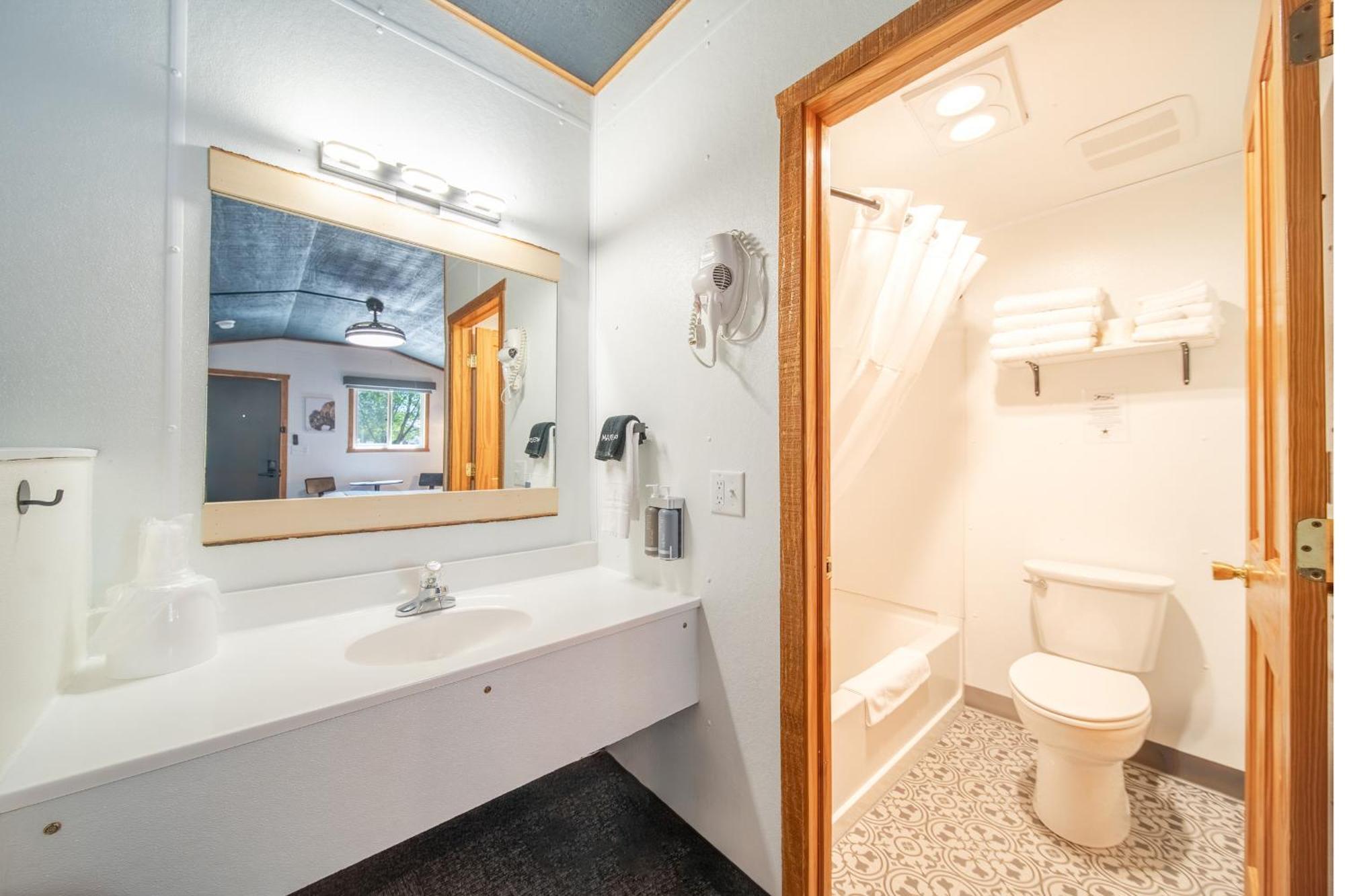 וול Hansen Inn & Cabins מראה חיצוני תמונה