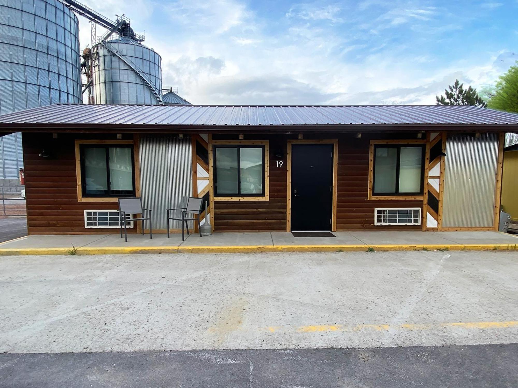 וול Hansen Inn & Cabins מראה חיצוני תמונה