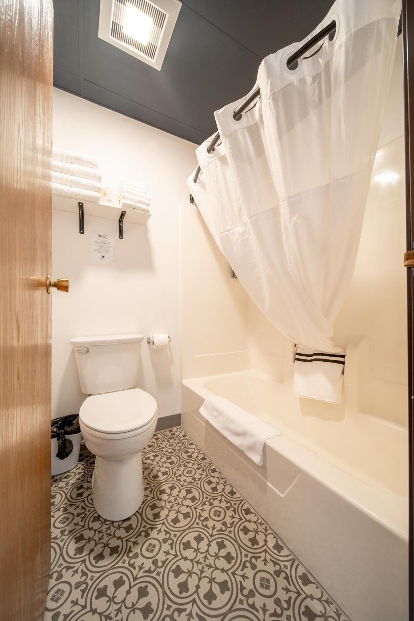 וול Hansen Inn & Cabins מראה חיצוני תמונה